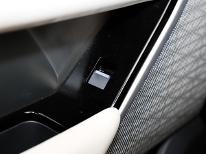 2018P380 R-DYNAMIC HSE п؅^