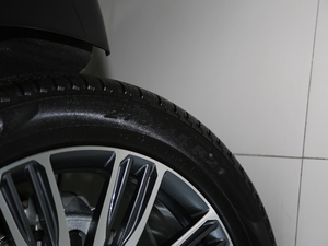 2018P380 R-DYNAMIC HSE ݆̥ߴ