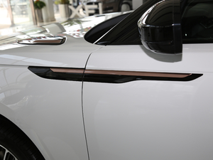 2018P380 R-DYNAMIC HSE ^