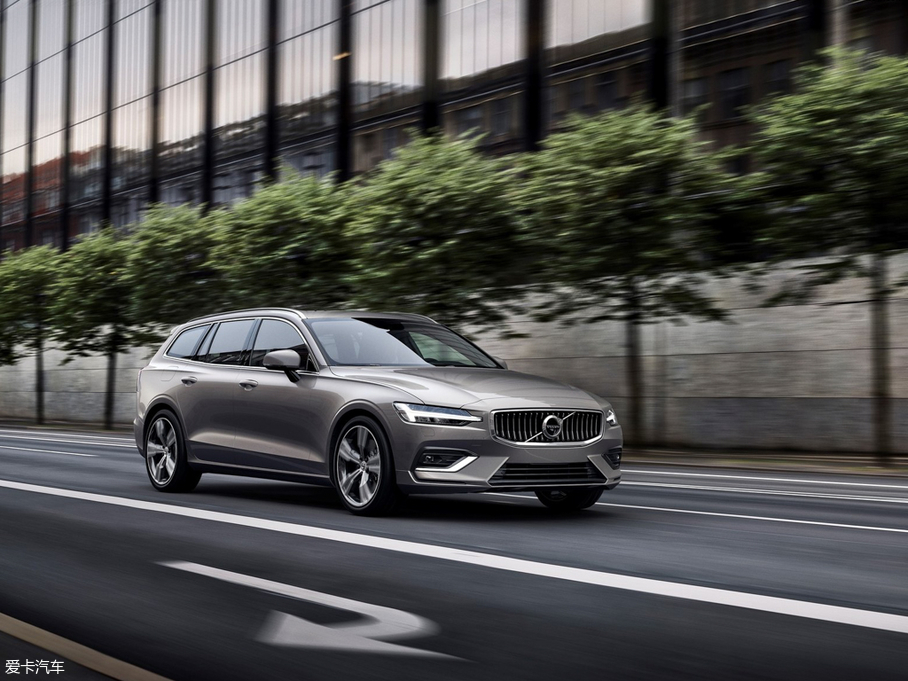 2019֠V60 