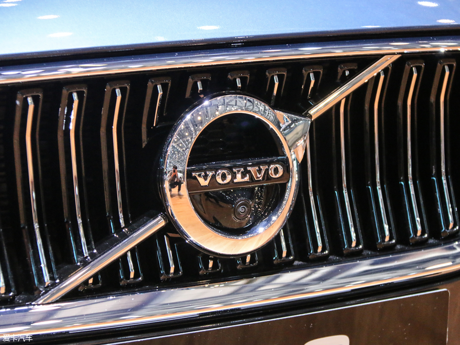 2018���֠���V60 RECHARGE ������