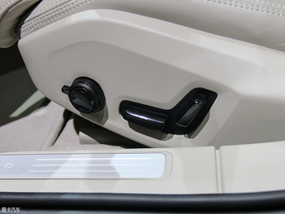 2018���֠���V60 RECHARGE ������