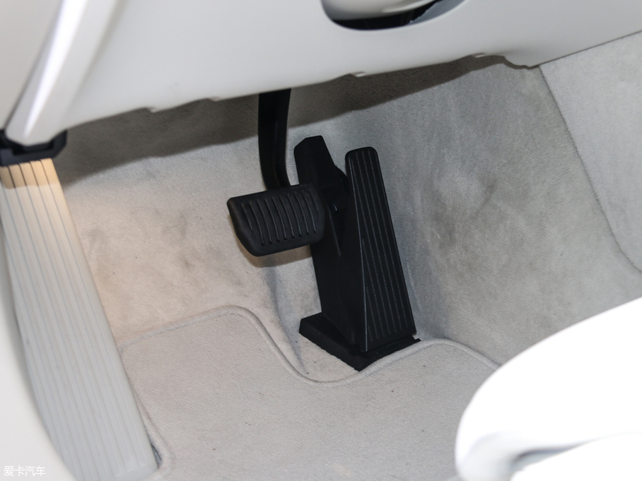 2018���֠���V60 RECHARGE ������