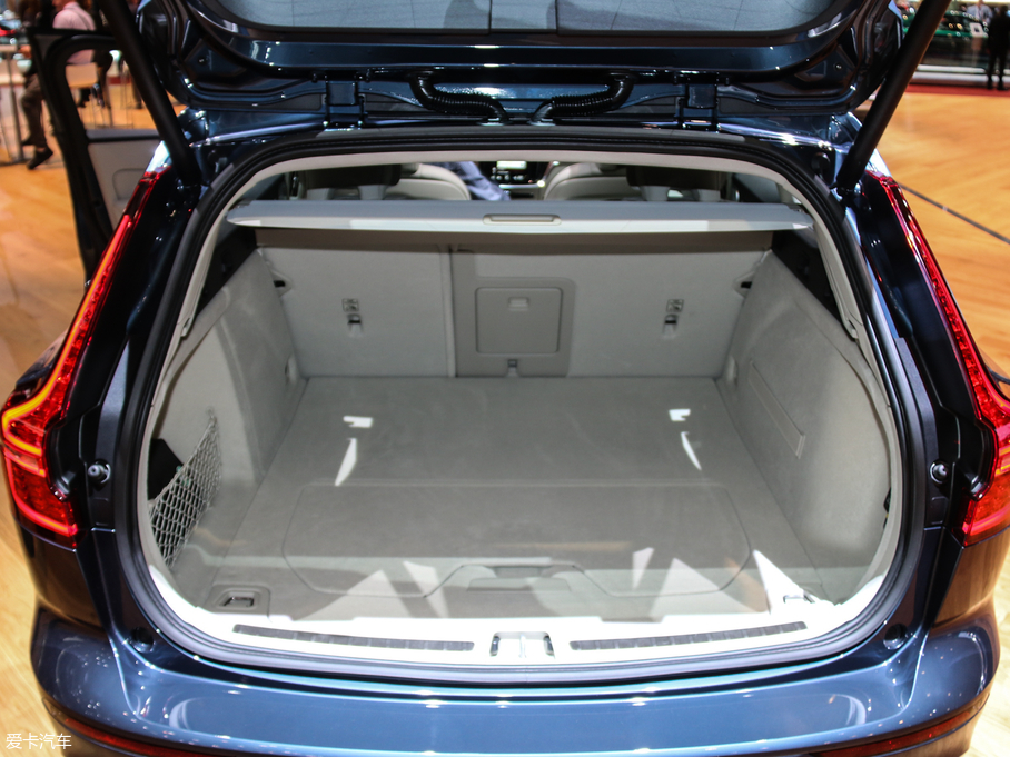 2018���֠���V60 RECHARGE ������