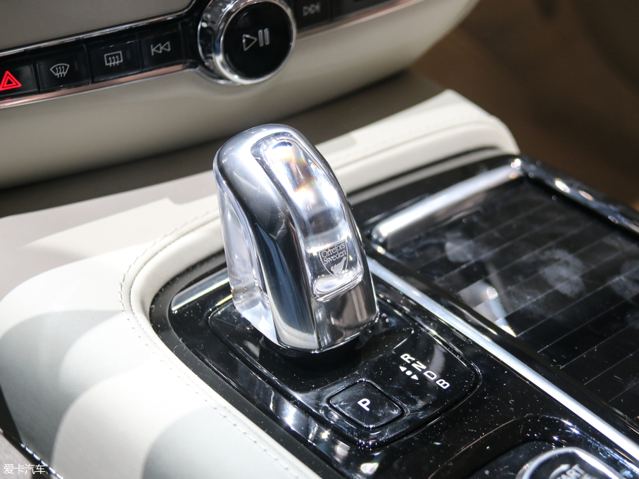 2018���֠���V60 RECHARGE ������