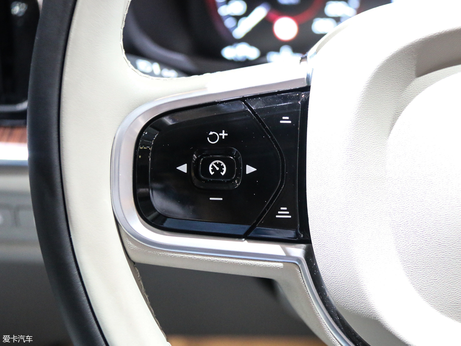 2018���֠���V60 RECHARGE ������