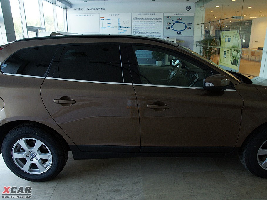 2009���֠���XC60(�M(j��n)��) T6 AWD