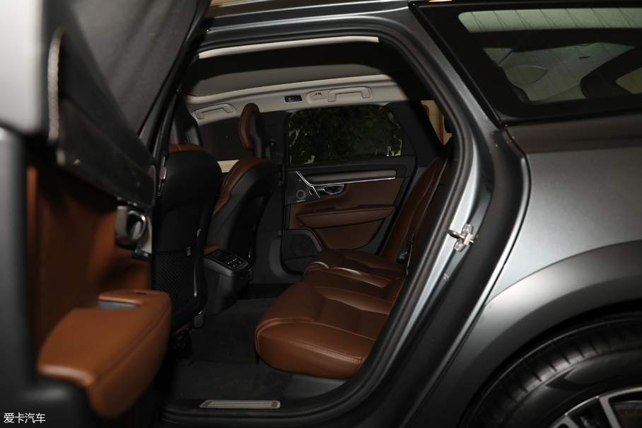 2019֠ V90 T5 AWD 
