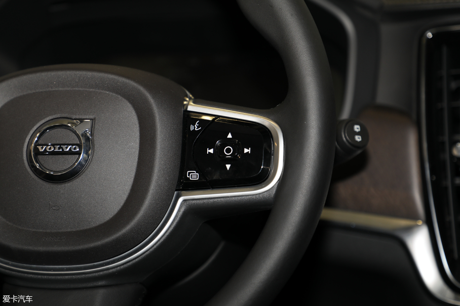 2019֠ V90 T5 AWD 