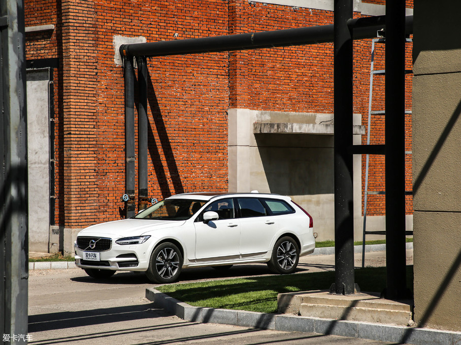 2019֠ V90 T5 AWD 