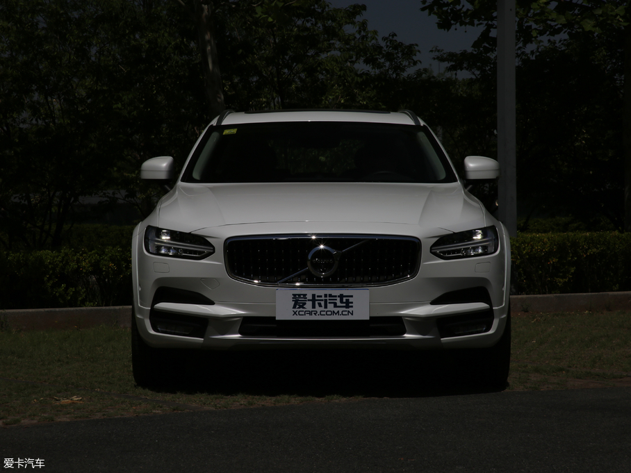 2019֠ V90 T5 AWD 