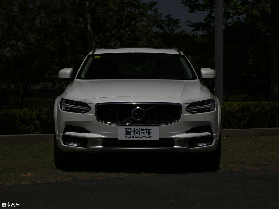 2019֠ V90 T5 AWD 