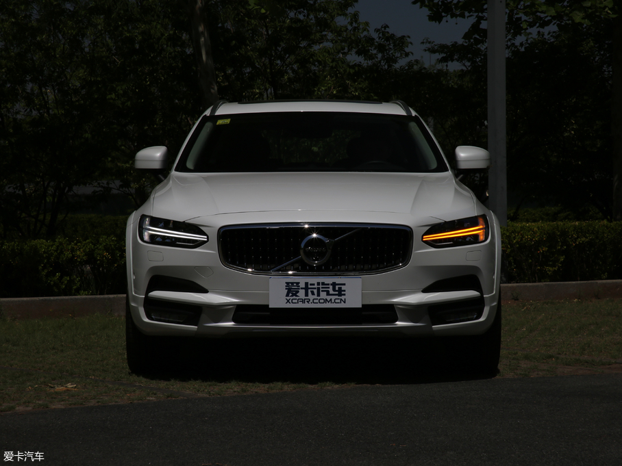 2019֠ V90 T5 AWD 