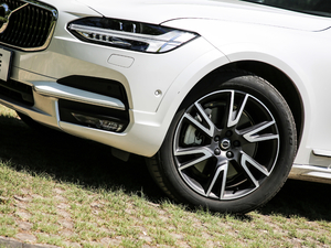 2019T5 AWD  (x)(ji)^