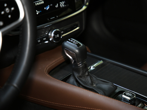 2019款T5 AWD 智尊版 换挡杆