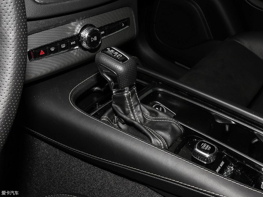 2019���֠���XC90 T6 �\�Ӱ� 7��