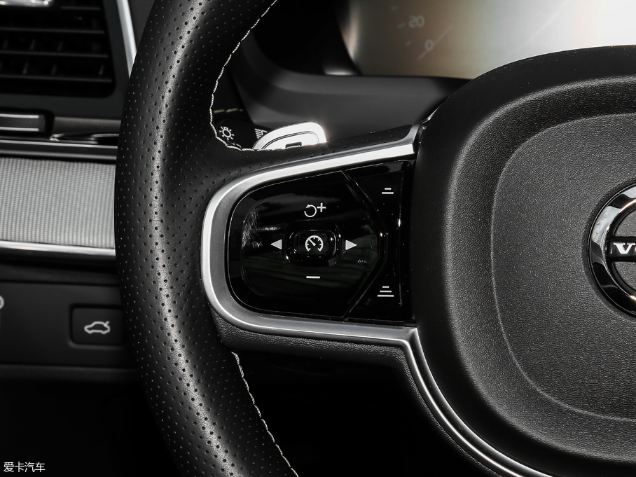 2019���֠���XC90 T6 �\�Ӱ� 7��