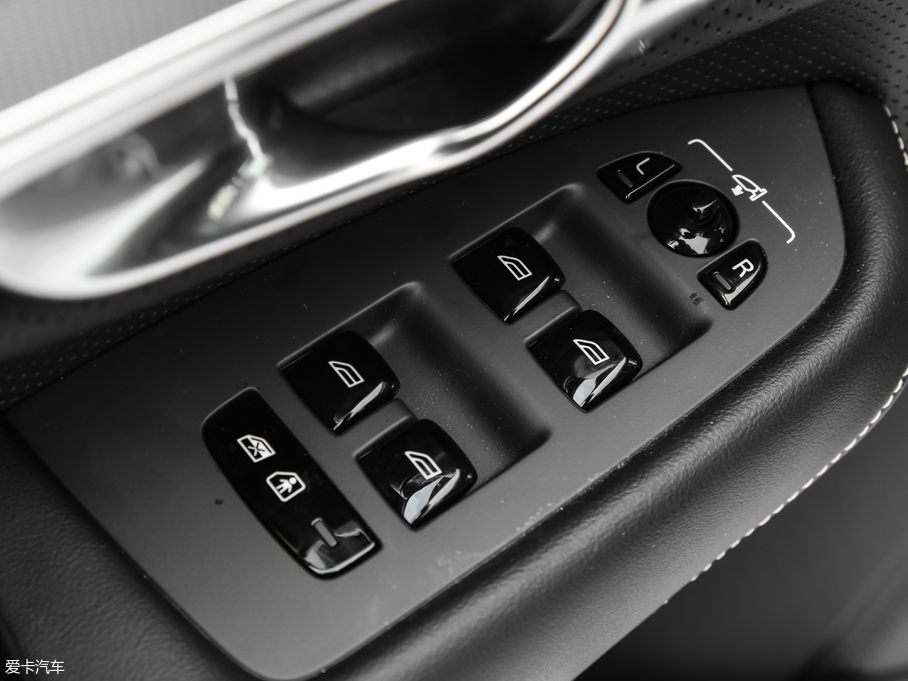 2019���֠���XC90 T6 �\�Ӱ� 7��