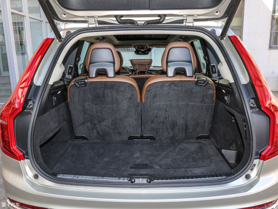 2019֠XC90 T6  7