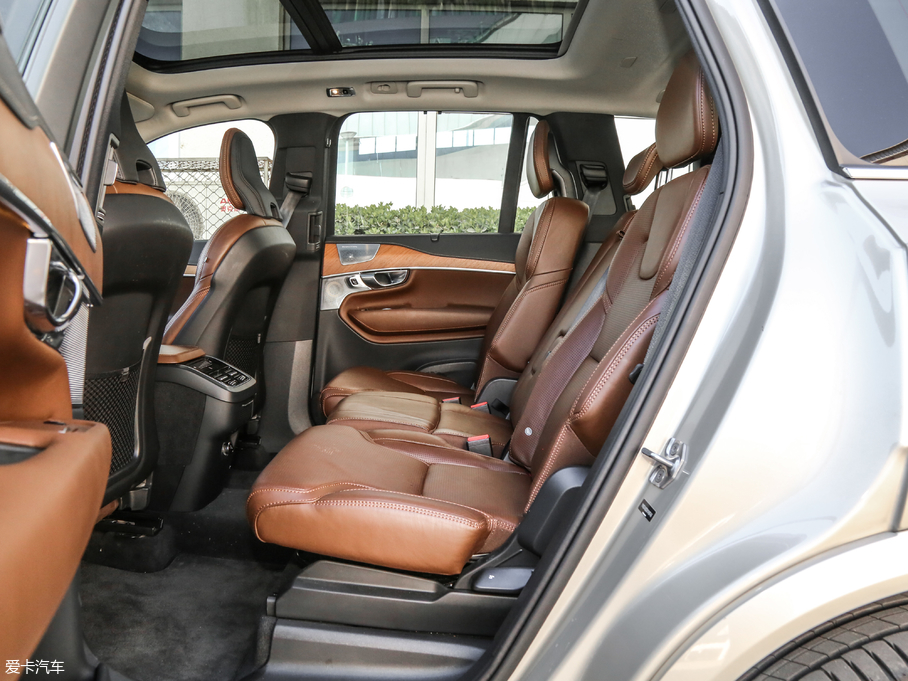 2019֠XC90 T6  7