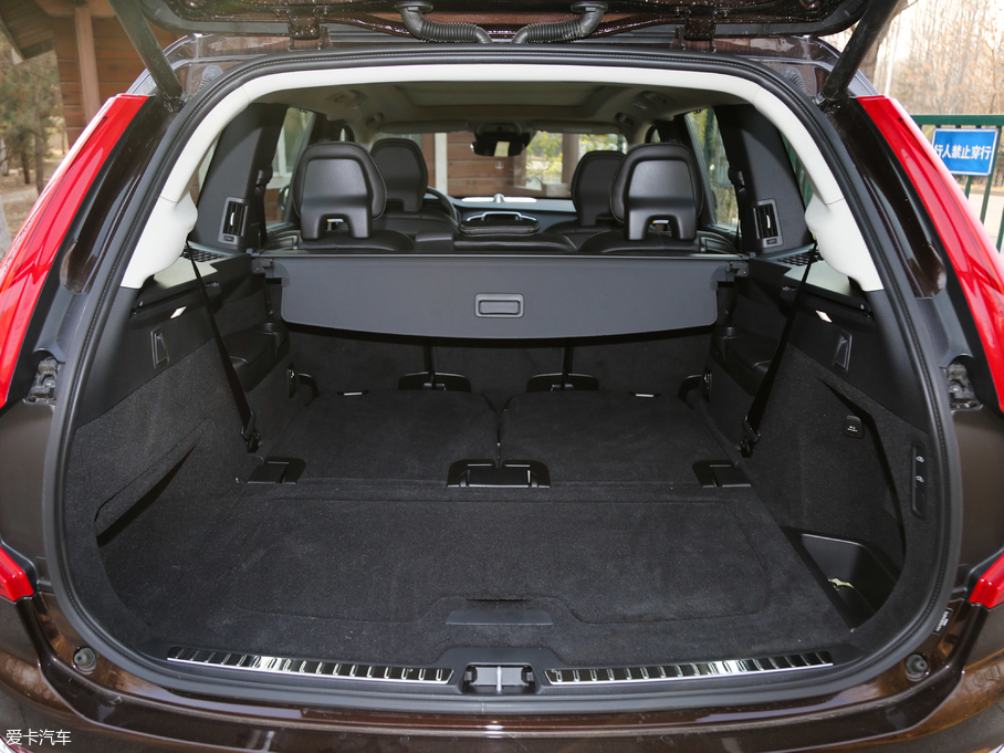 2019֠XC90Դ E(q) T8  7