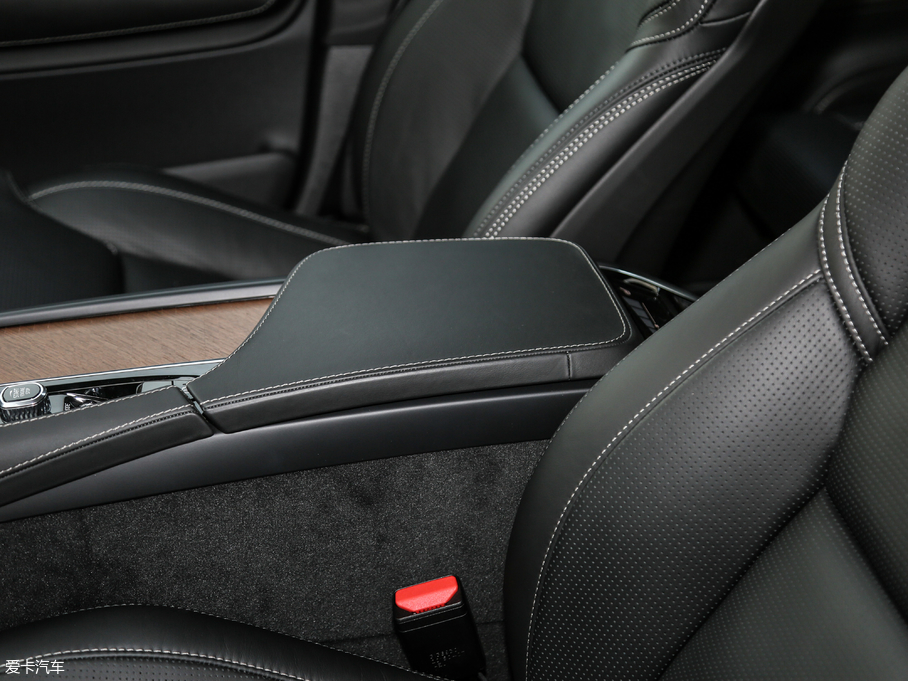 2019֠XC90Դ E T8  7