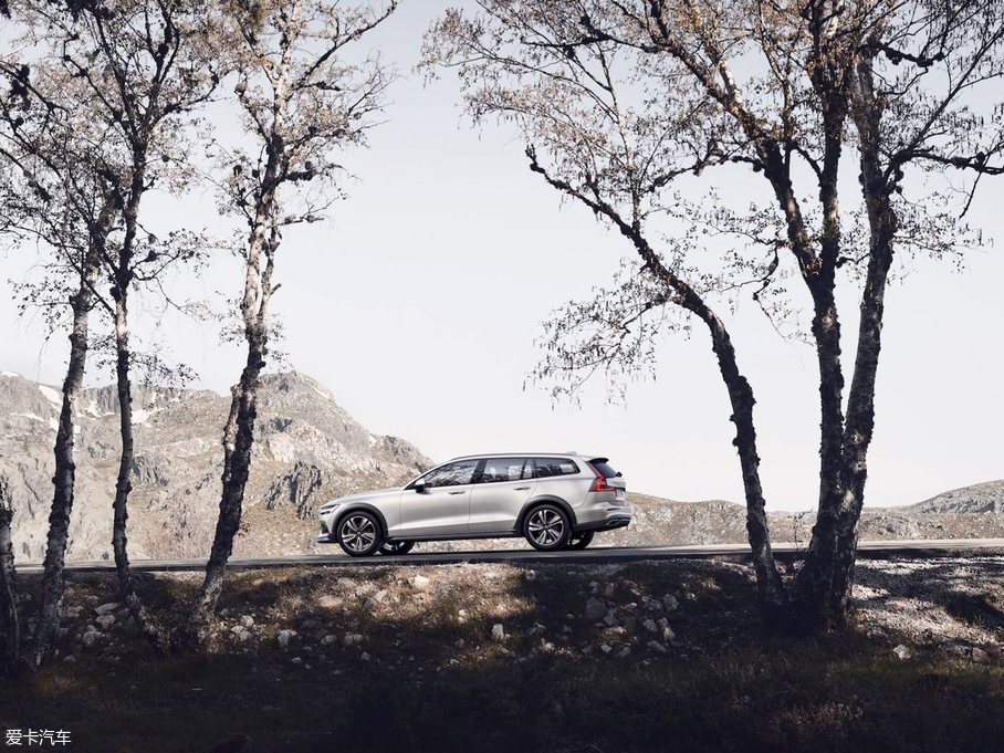 2019V60 Cross Country 