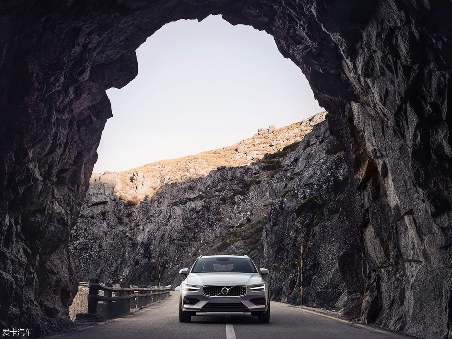 2019��V60 Cross Country ������