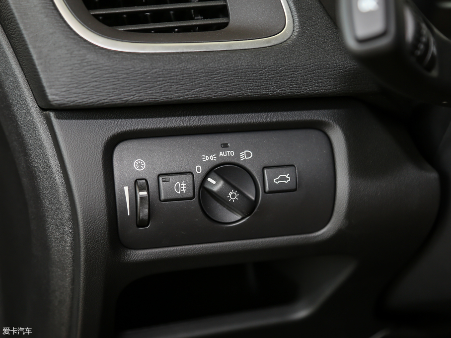 2019֠V40 1.5T T3 ݰ