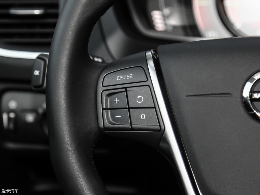 2019���֠���V40 1.5T T3 ���Ű�