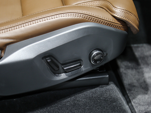 2020Ŀ E(q) T8 A 7 g