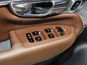 2020Ŀ E T8 A 7 {܇ƅ^(q)	