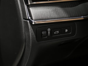 2020Ŀ E(q)(dng) T8 A 7 п؅^(q)