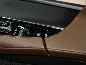 2020Ŀ E T8 A 7 v܇Ƅ