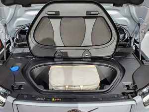 2020款Recharge P8 AWD 空间座椅