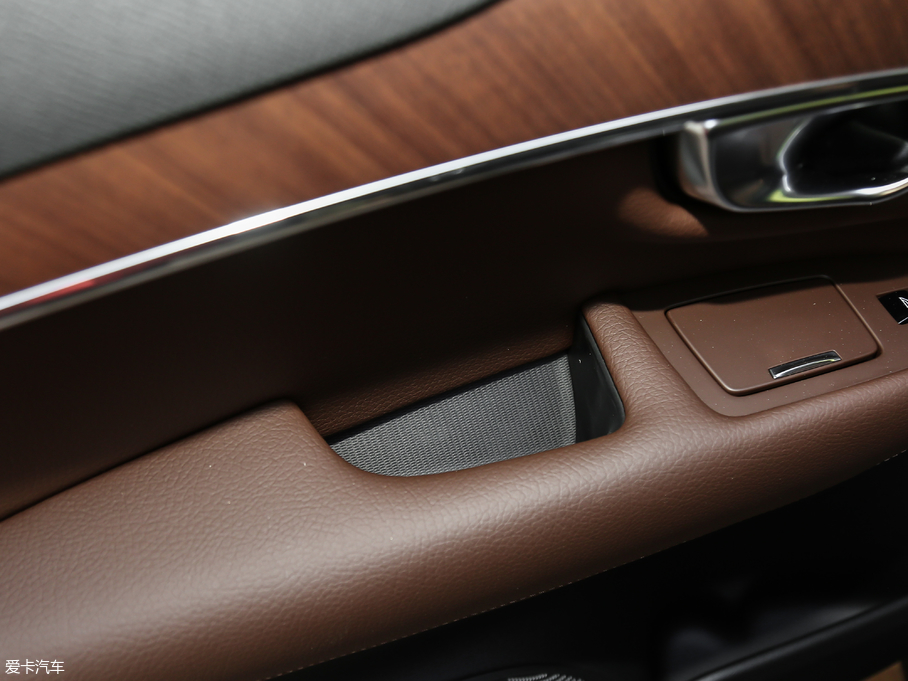 2020֠XC90 T6 ݺA 7