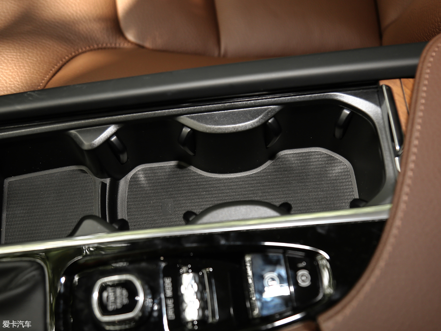2020֠XC90 T6 ݺA 7