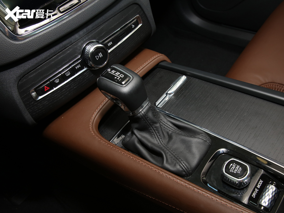 2020���֠���XC90 �Ŀ� T6 ���ź��A�� 7��