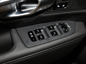 2020款T5 AWD 智远版 主驾车窗控制区	