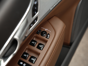 2020T5 AWD  п؅^(q)