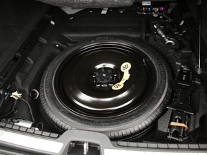 2020款T5 AWD 智尊版 备胎
