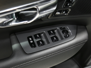 2020Ŀ T5 AWD h {܇ƅ^(q)	