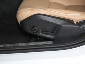 2020款改款 T5 AWD 智远版 主驾驶座椅调节