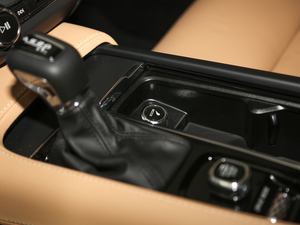 2020Ŀ T5 AWD h п؅^(q)