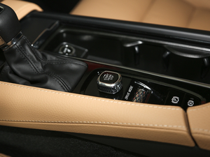 2020Ŀ T5 AWD h п؅^(q)