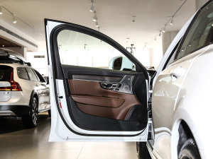 2020款改款 T5 AWD 智尊版 驾驶位车门