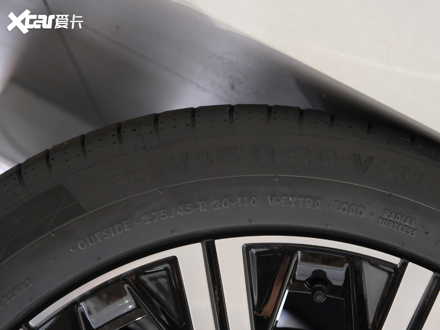 2021���֠���XC90 B5 ���к��A�� 5��