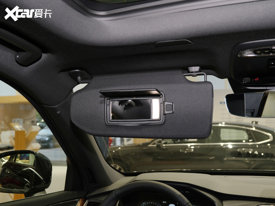 2021���֠���XC90 B5 ���к��A�� 5��