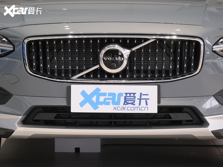 2021���֠��� V90 B5 AWD �����