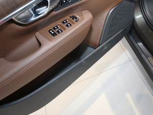 2021B5 AWD h(yun) ǰTg